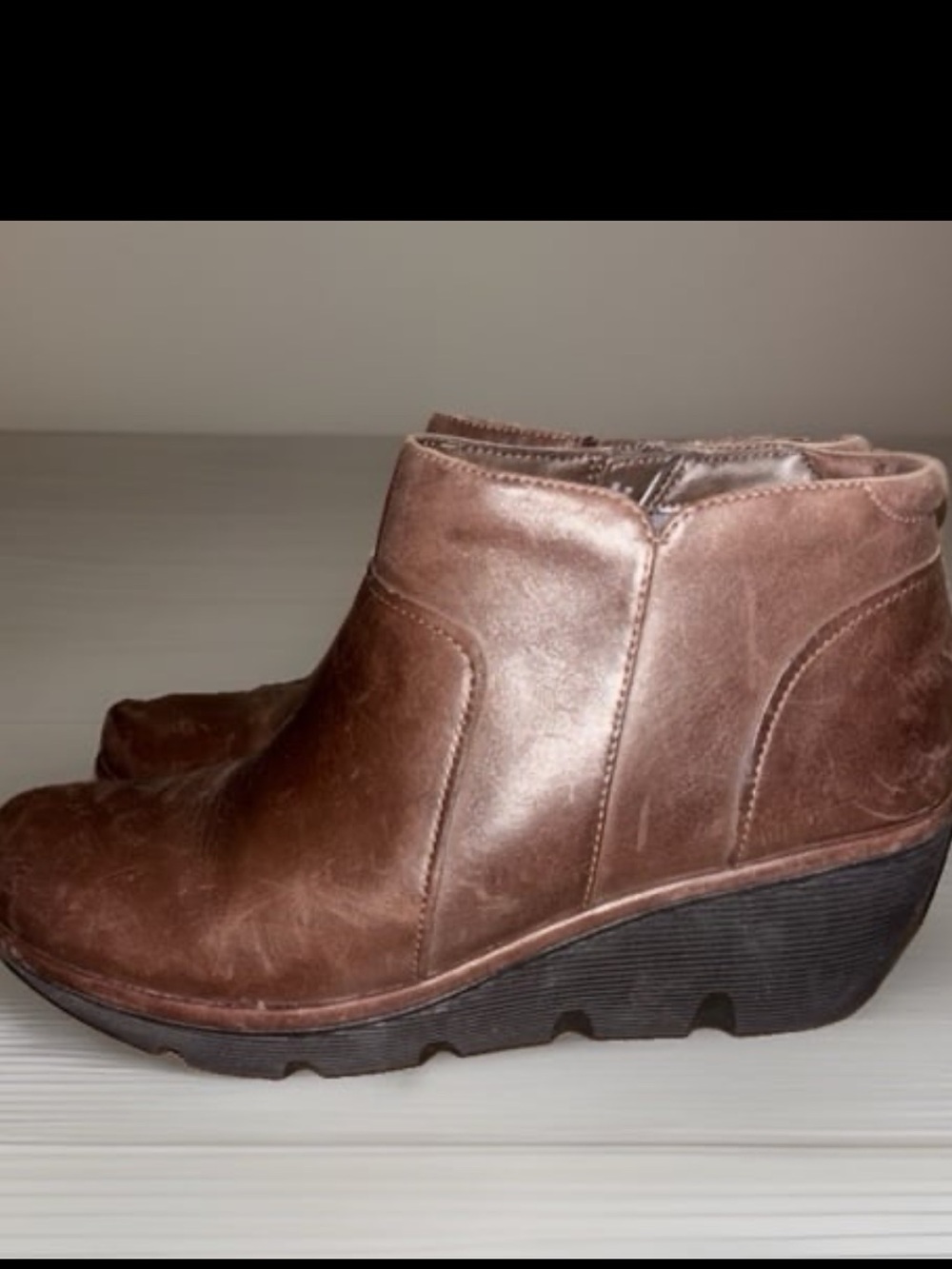 Clarks Artisan Clarene Sun Wedge brown leather Booties, Womens size 9W